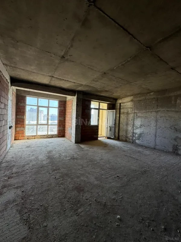 Satılır 3 otaqlı mənzil 166 m²