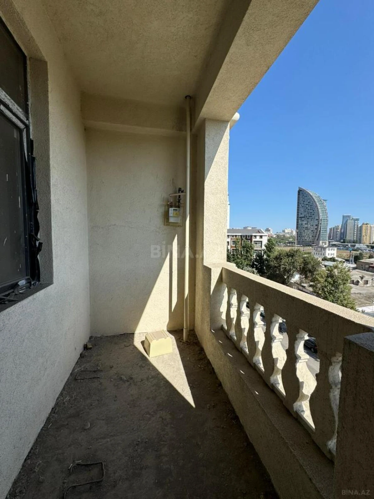 Satılır 3 otaqlı mənzil 166 m²