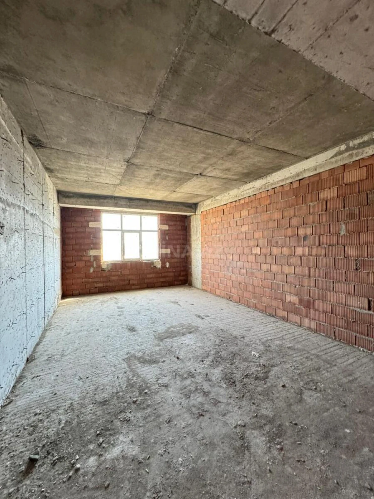 Satılır 3 otaqlı mənzil 166 m²