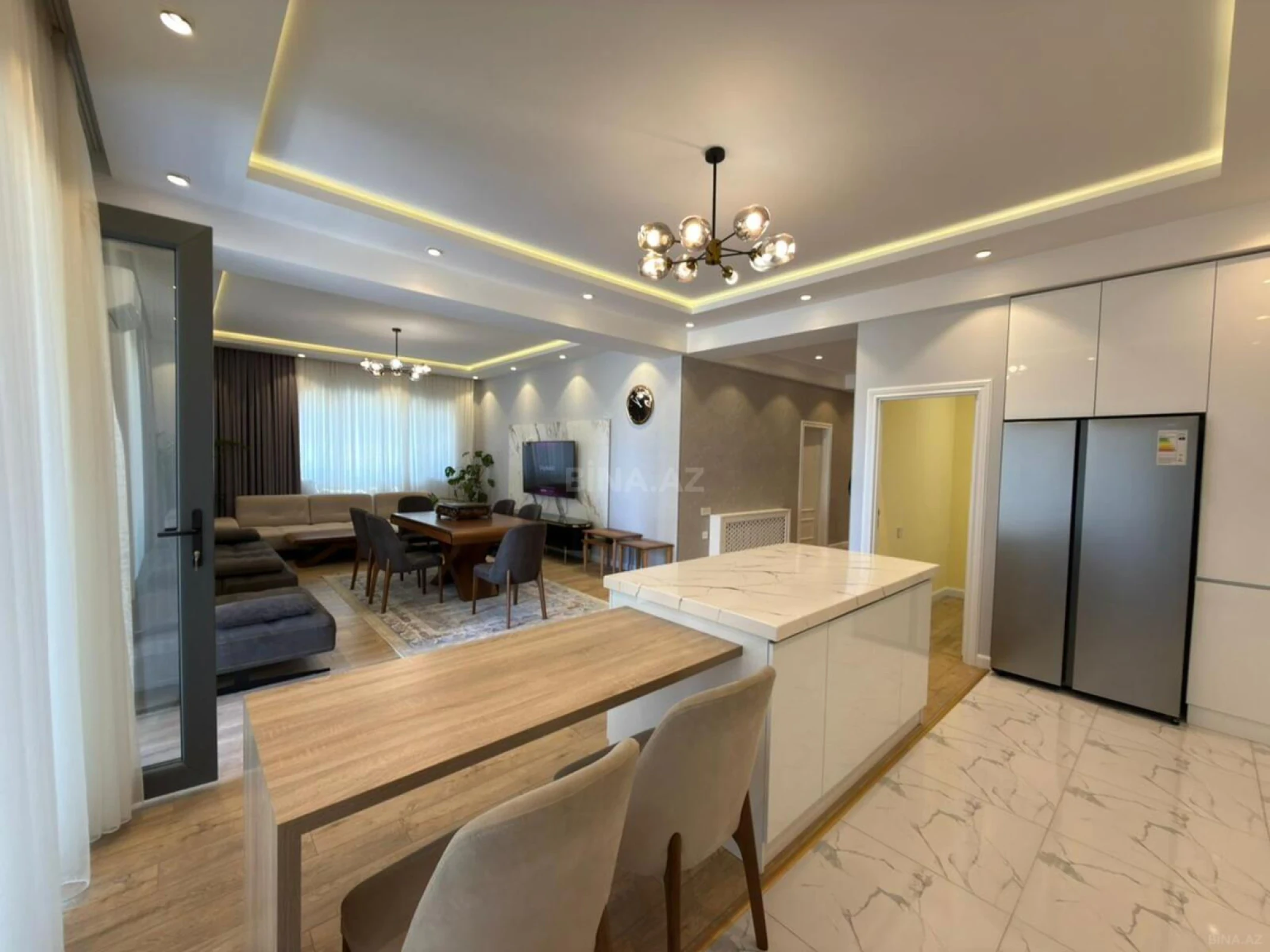 Satılır 3 otaqlı mənzil 157 m²