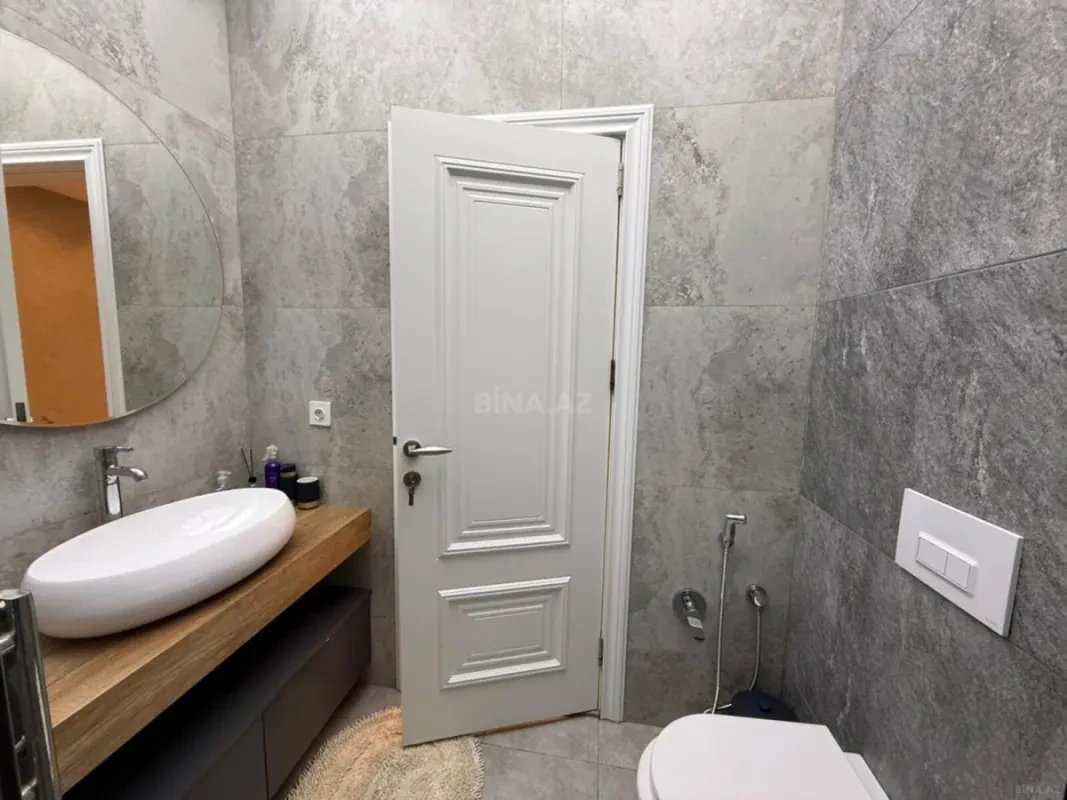 Satılır 3 otaqlı mənzil 157 m²