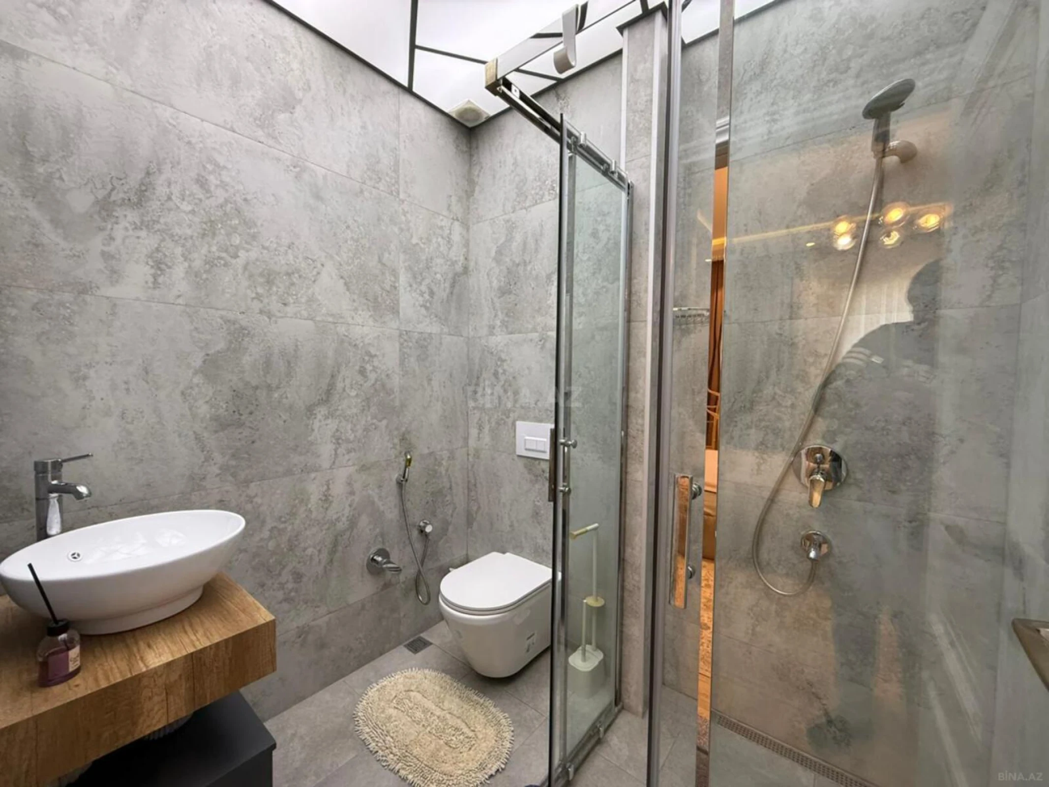 Satılır 3 otaqlı mənzil 157 m²