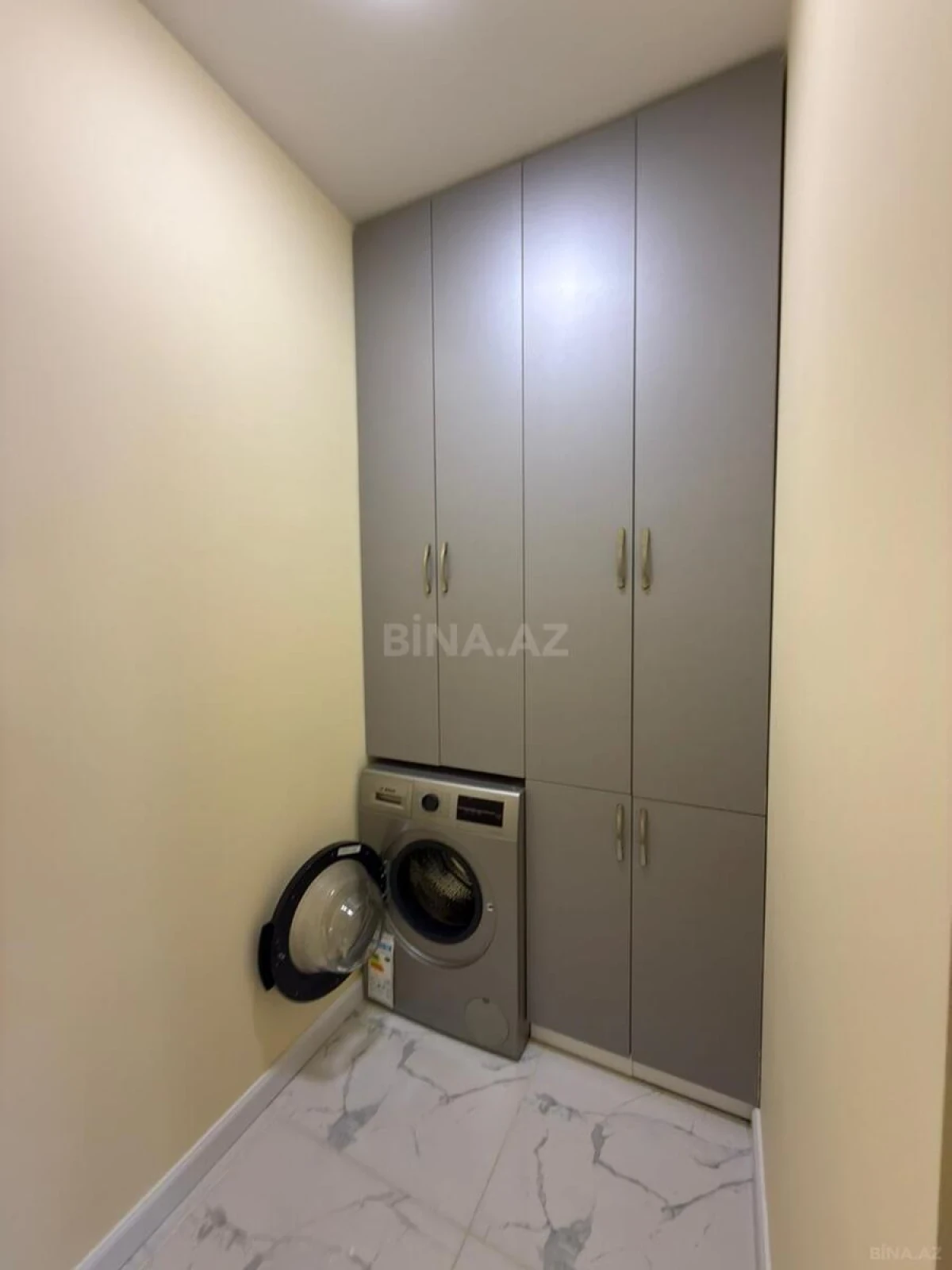 Satılır 3 otaqlı mənzil 157 m²