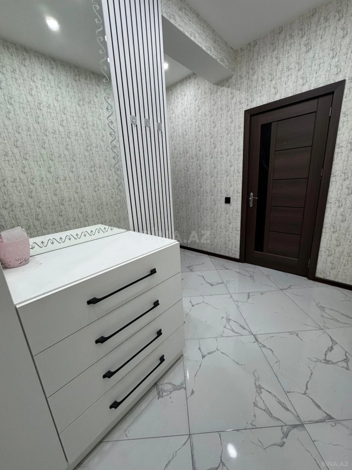 Kirayə verilir 2 otaqlı mənzil 60 m²