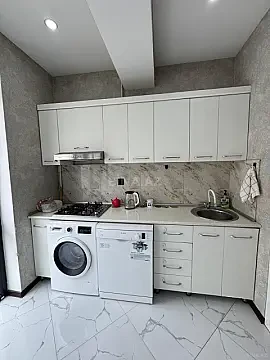 Kirayə verilir 2 otaqlı mənzil 60 m²