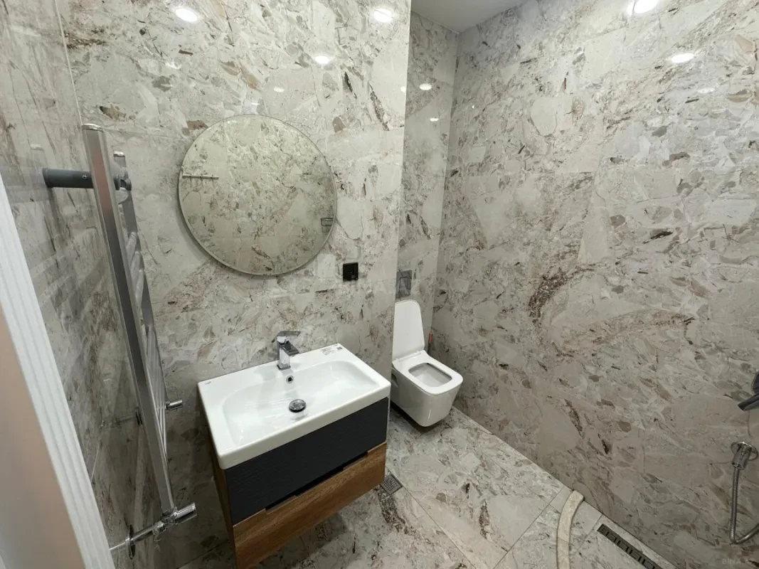 Satılır 2 otaqlı mənzil 80 m²
