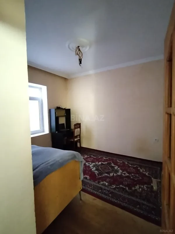 Satılır 5 otaqlı həyət evi 250 m²