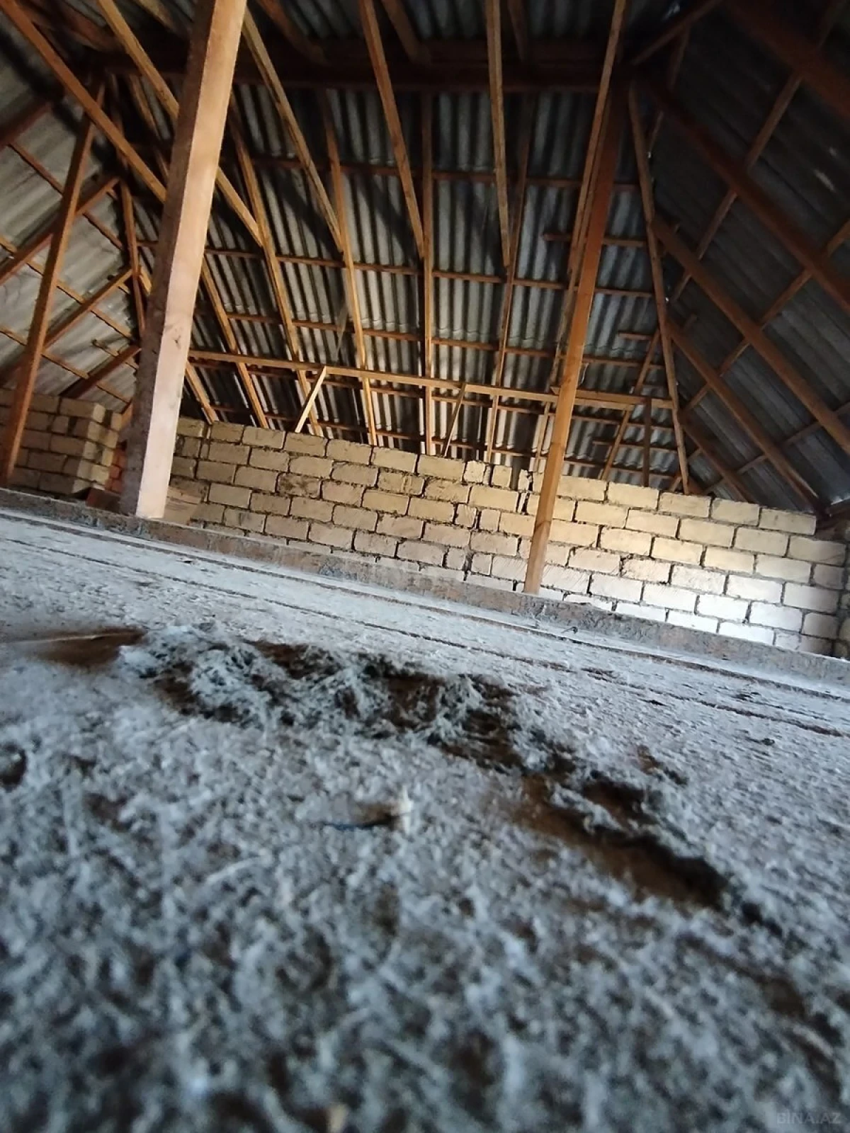 Satılır 5 otaqlı həyət evi 250 m²
