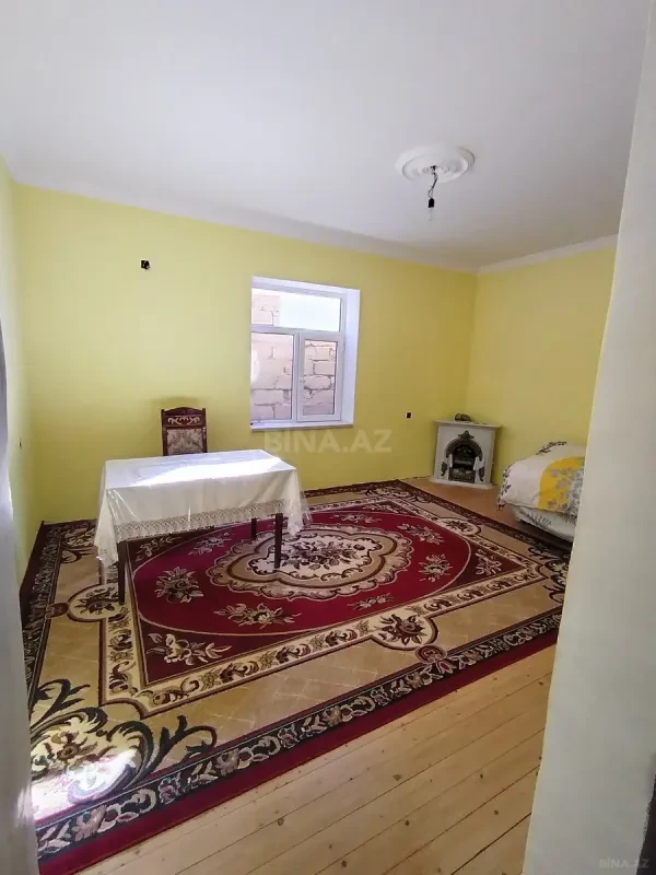 Satılır 5 otaqlı həyət evi 250 m²