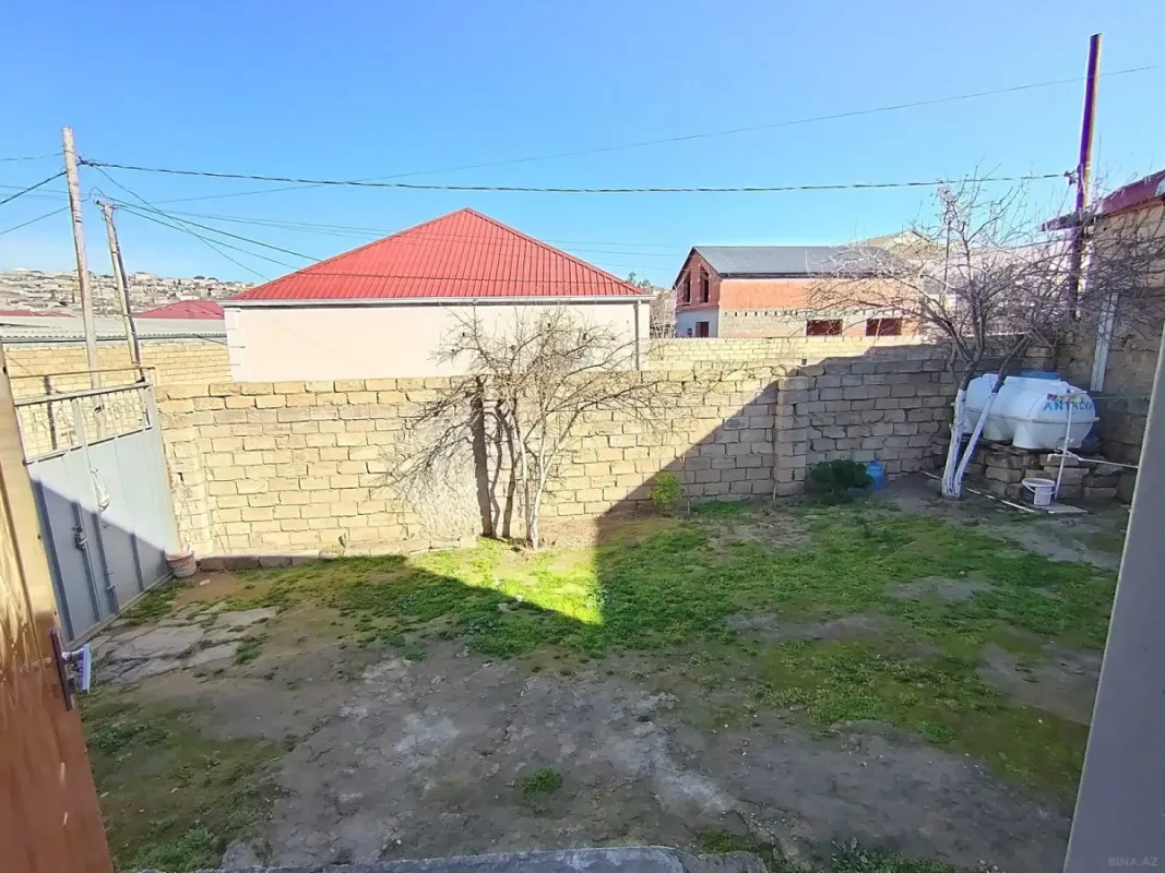 Satılır 5 otaqlı həyət evi 250 m²