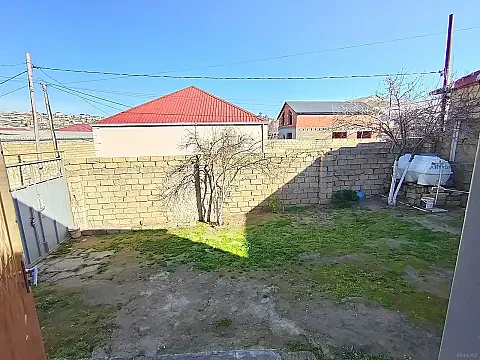Satılır 5 otaqlı həyət evi 250 m²