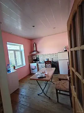 Satılır 5 otaqlı həyət evi 250 m²