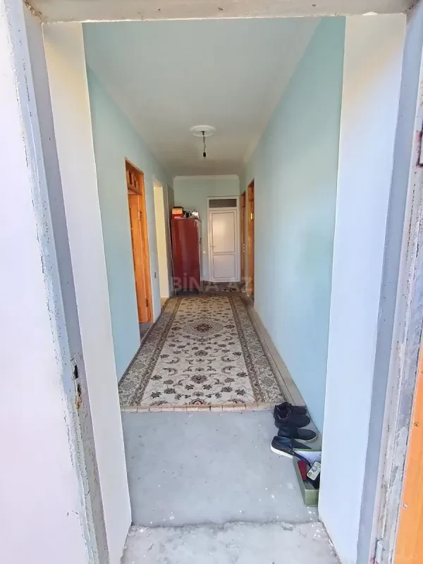 Satılır 5 otaqlı həyət evi 250 m²