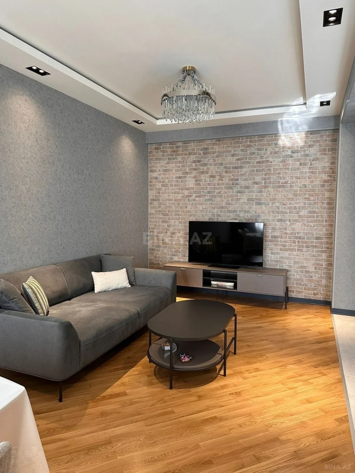 Satılır 2 otaqlı mənzil 90 m²