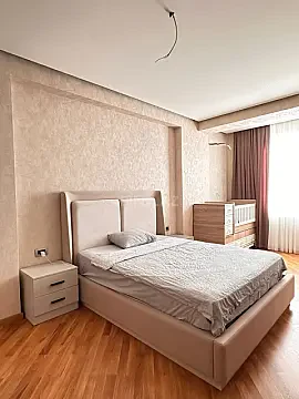 Satılır 2 otaqlı mənzil 90 m²