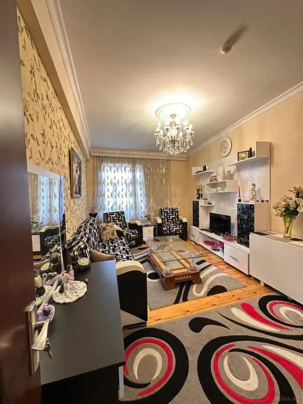 Satılır 2 otaqlı mənzil 70 m²