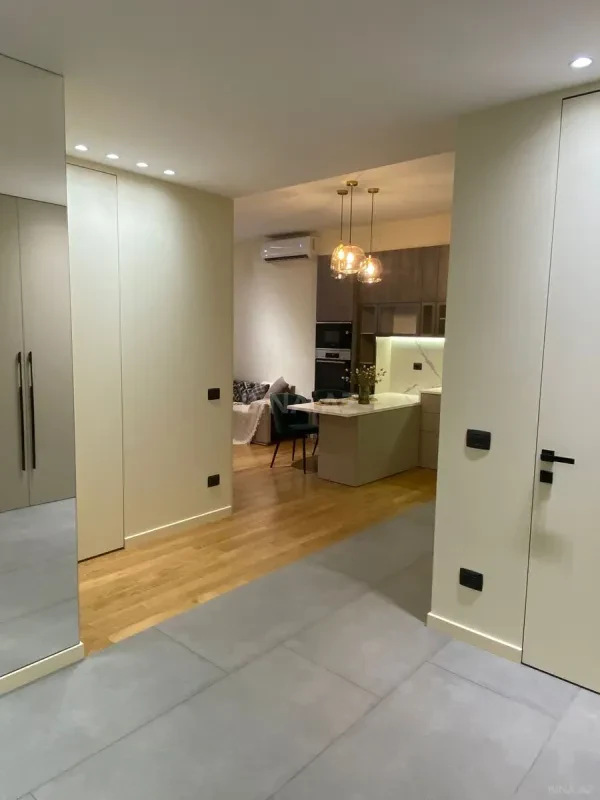 Kirayə verilir 2 otaqlı mənzil 70 m²