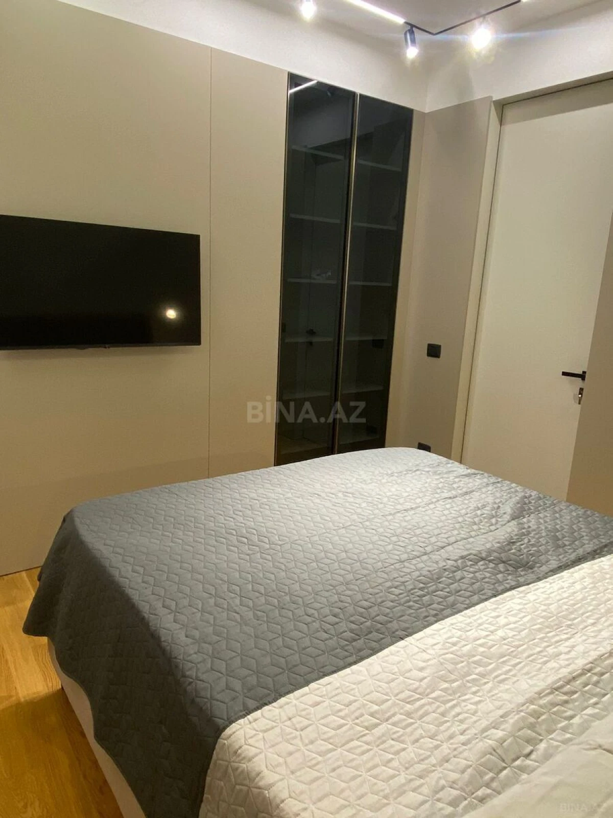 Kirayə verilir 2 otaqlı mənzil 70 m²
