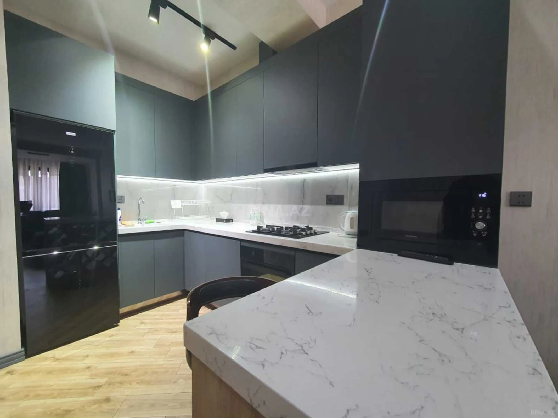 Kirayə verilir 2 otaqlı mənzil 70 m²