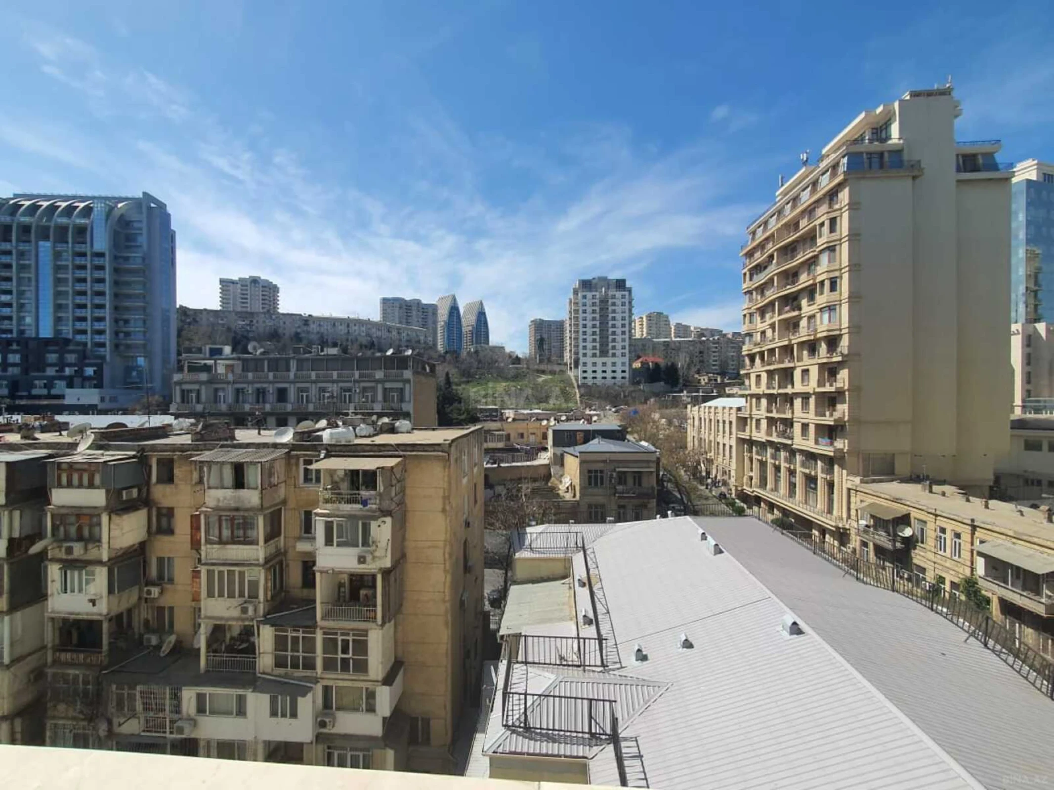Kirayə verilir 2 otaqlı mənzil 70 m²