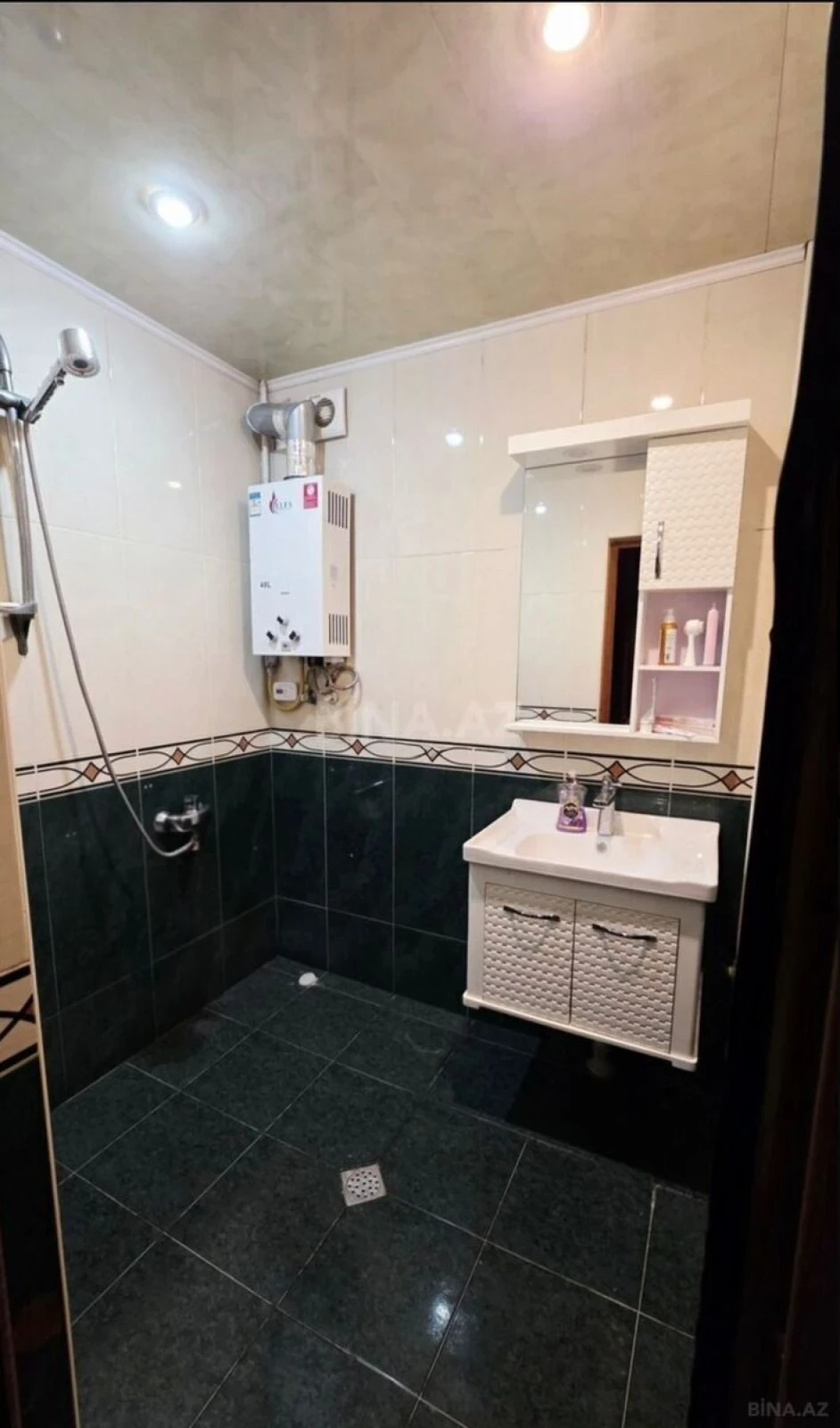 Satılır 2 otaqlı mənzil 65 m²