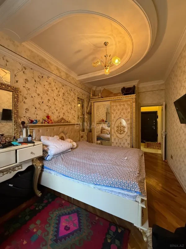 Satılır 2 otaqlı mənzil 78 m²
