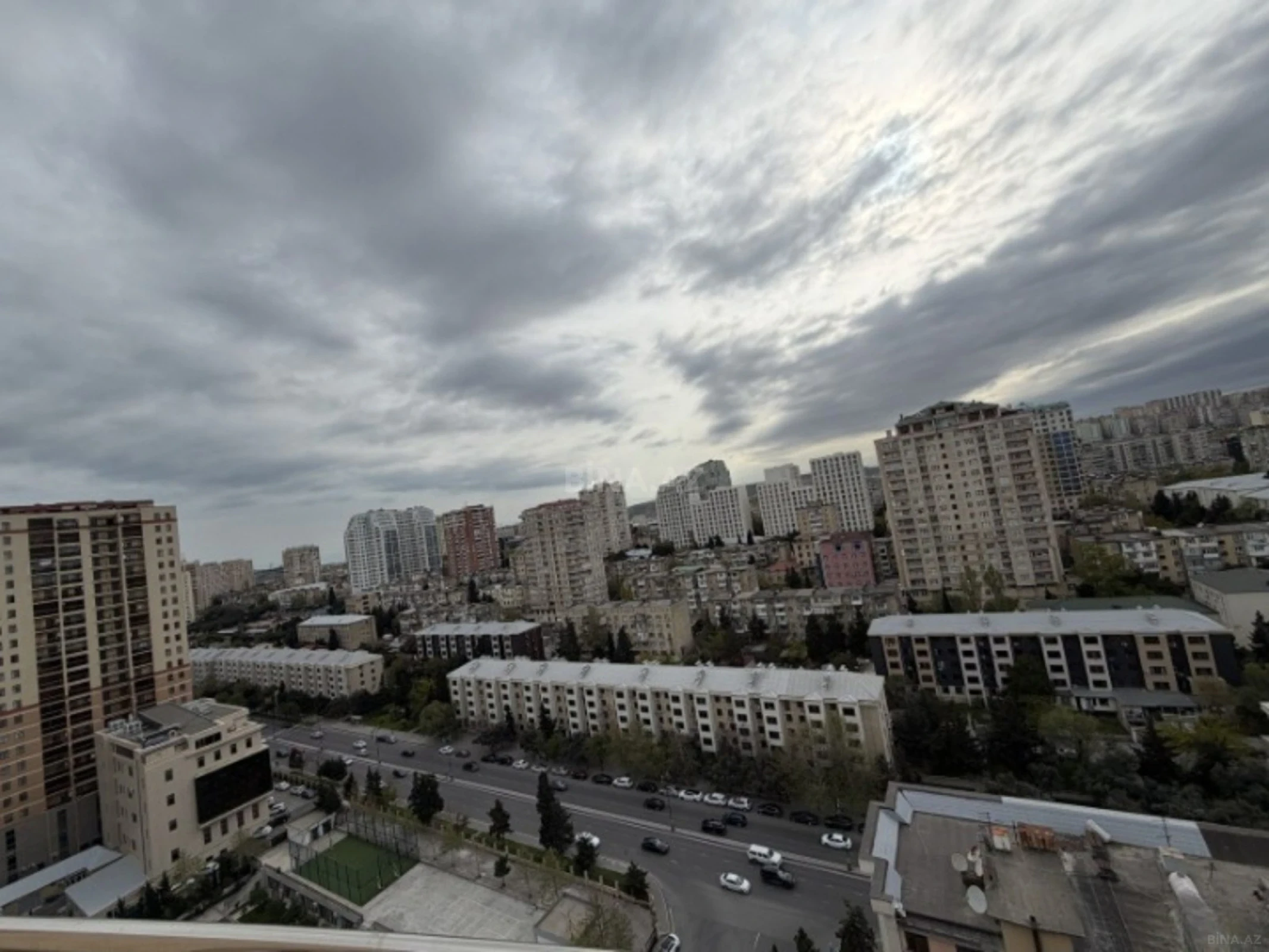 Satılır 3 otaqlı mənzil 125 m²