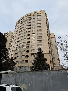 Satılır 3 otaqlı mənzil 125 m²