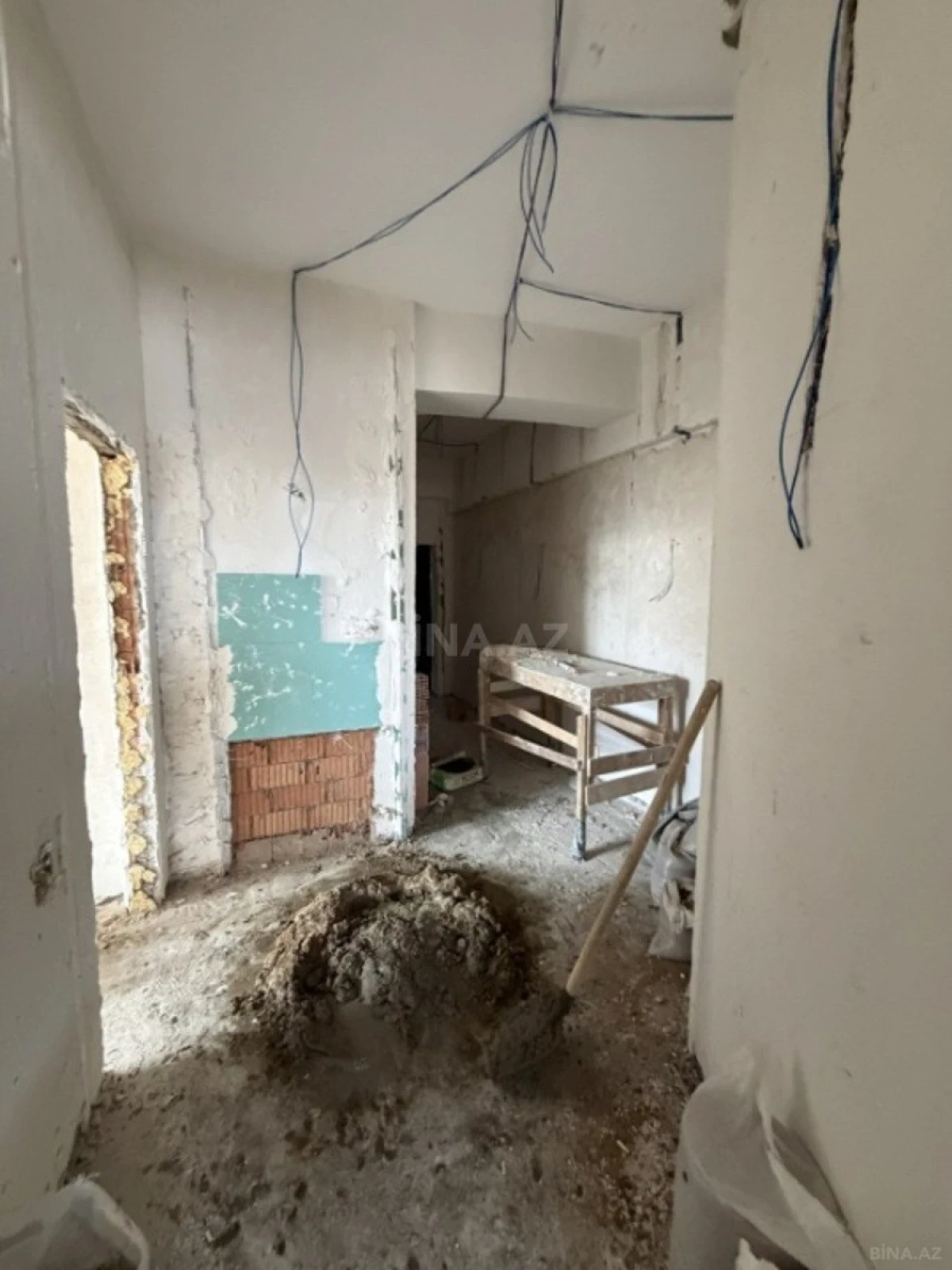 Satılır 3 otaqlı mənzil 125 m²