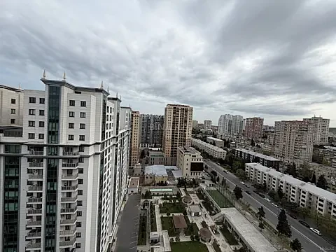 Satılır 3 otaqlı mənzil 125 m²