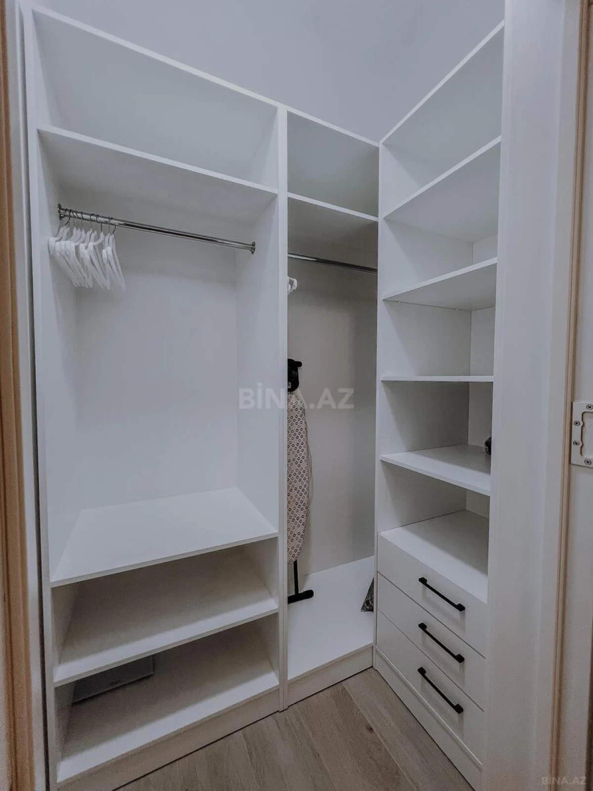 Kirayə verilir 2 otaqlı mənzil 71 m²
