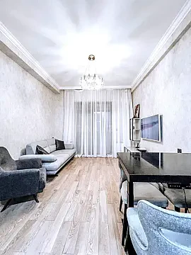 Kirayə verilir 2 otaqlı mənzil 71 m²
