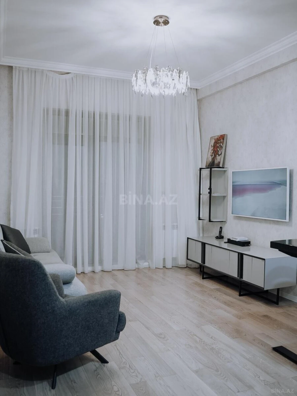 Kirayə verilir 2 otaqlı mənzil 71 m²