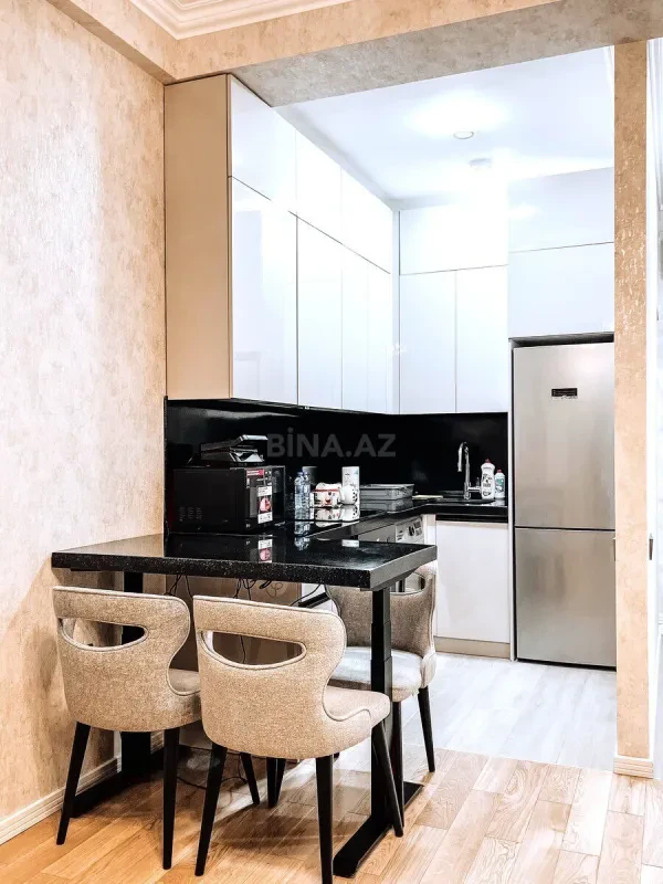 Kirayə verilir 2 otaqlı mənzil 71 m²