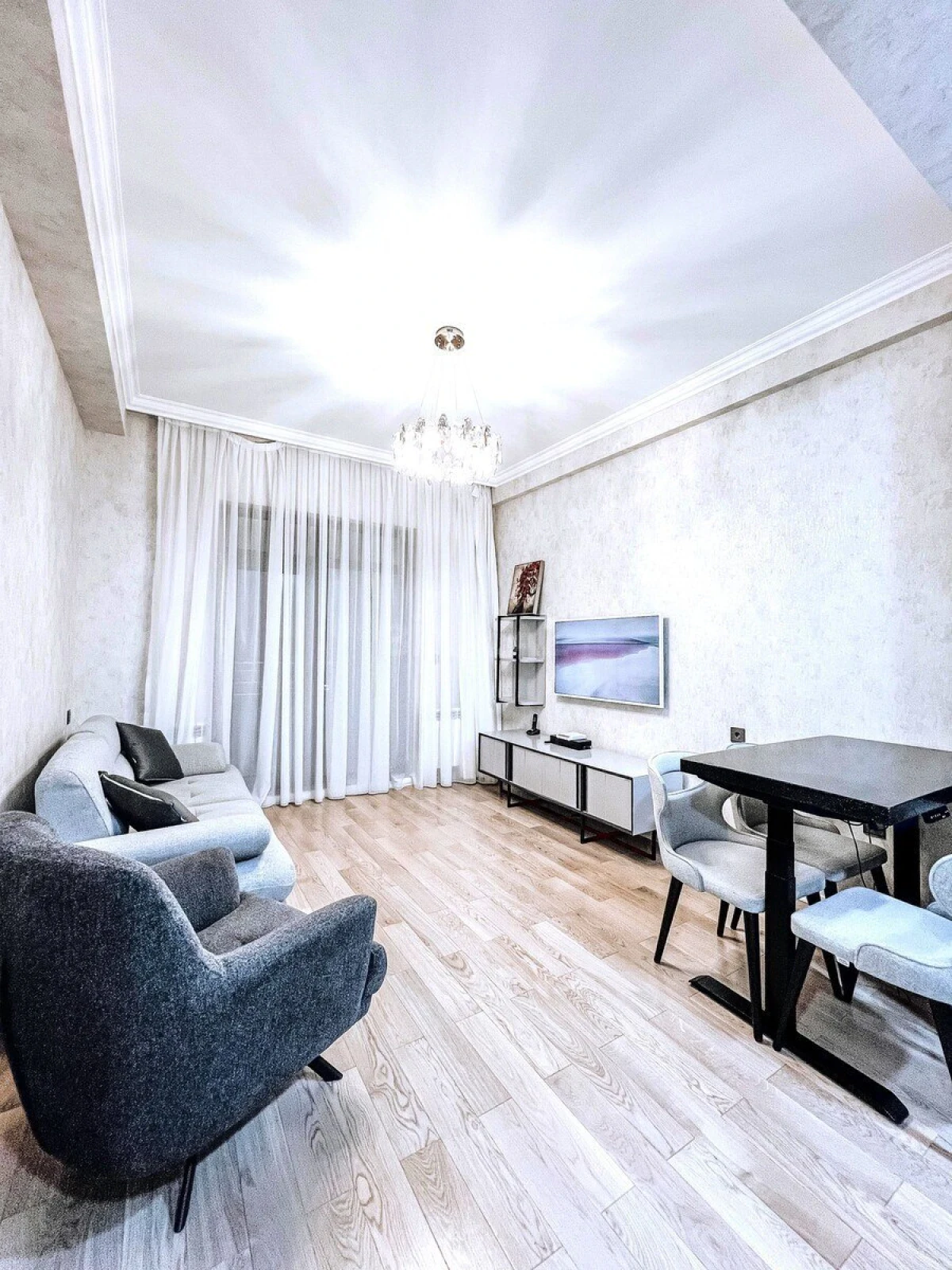 Kirayə verilir 2 otaqlı mənzil 71 m²