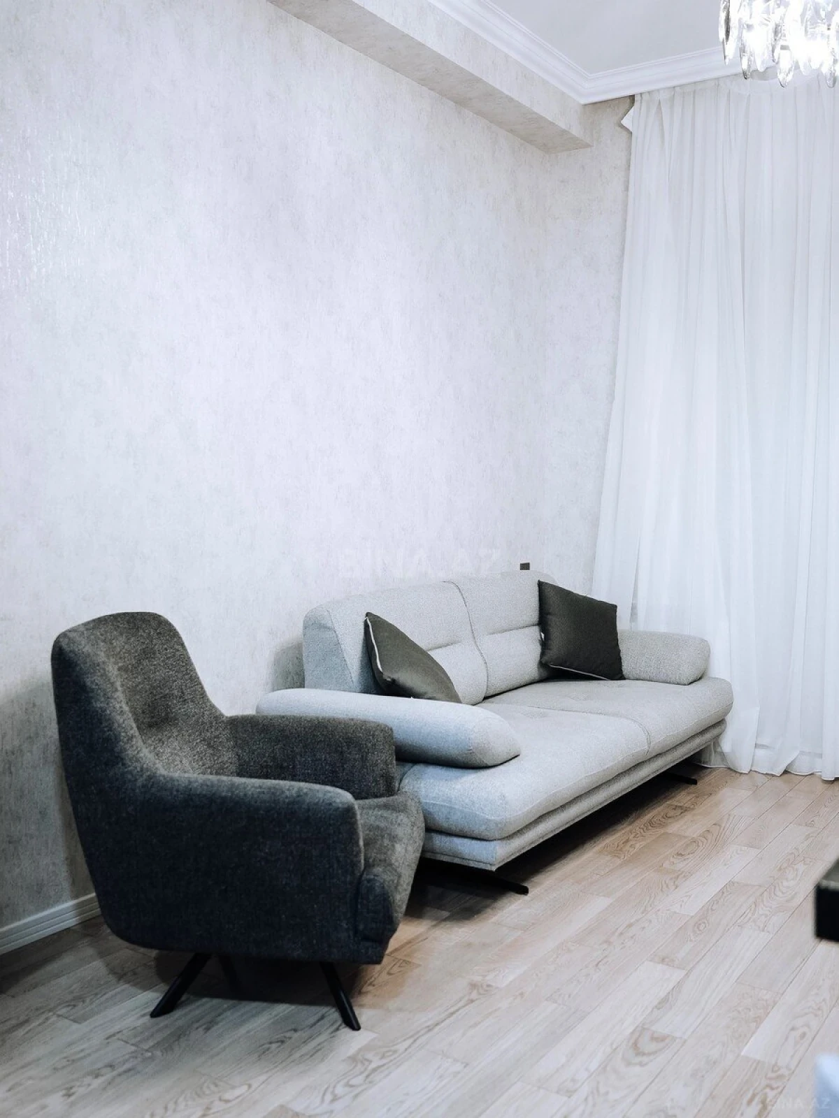 Kirayə verilir 2 otaqlı mənzil 71 m²