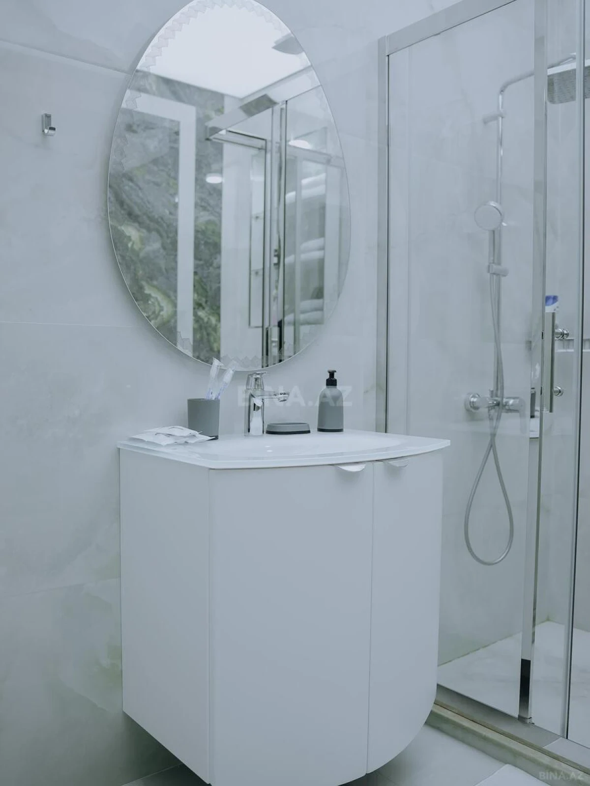 Kirayə verilir 2 otaqlı mənzil 71 m²