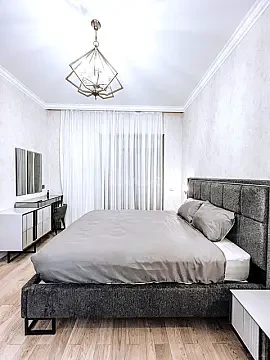 Kirayə verilir 2 otaqlı mənzil 71 m²