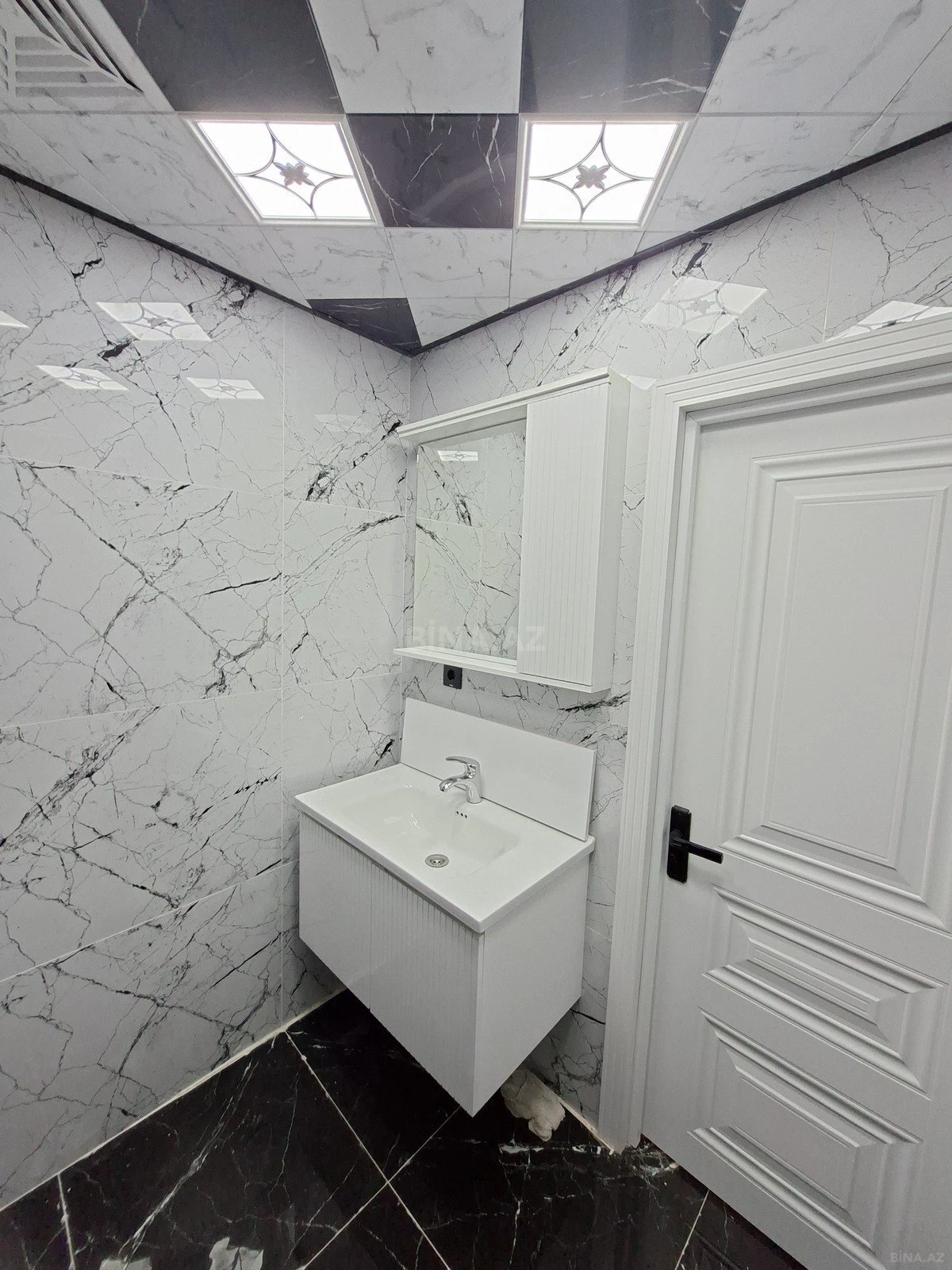 Satılır 3 otaqlı mənzil 83 m²