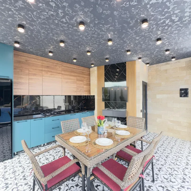 Satılır 5 otaqlı həyət evi 180 m²