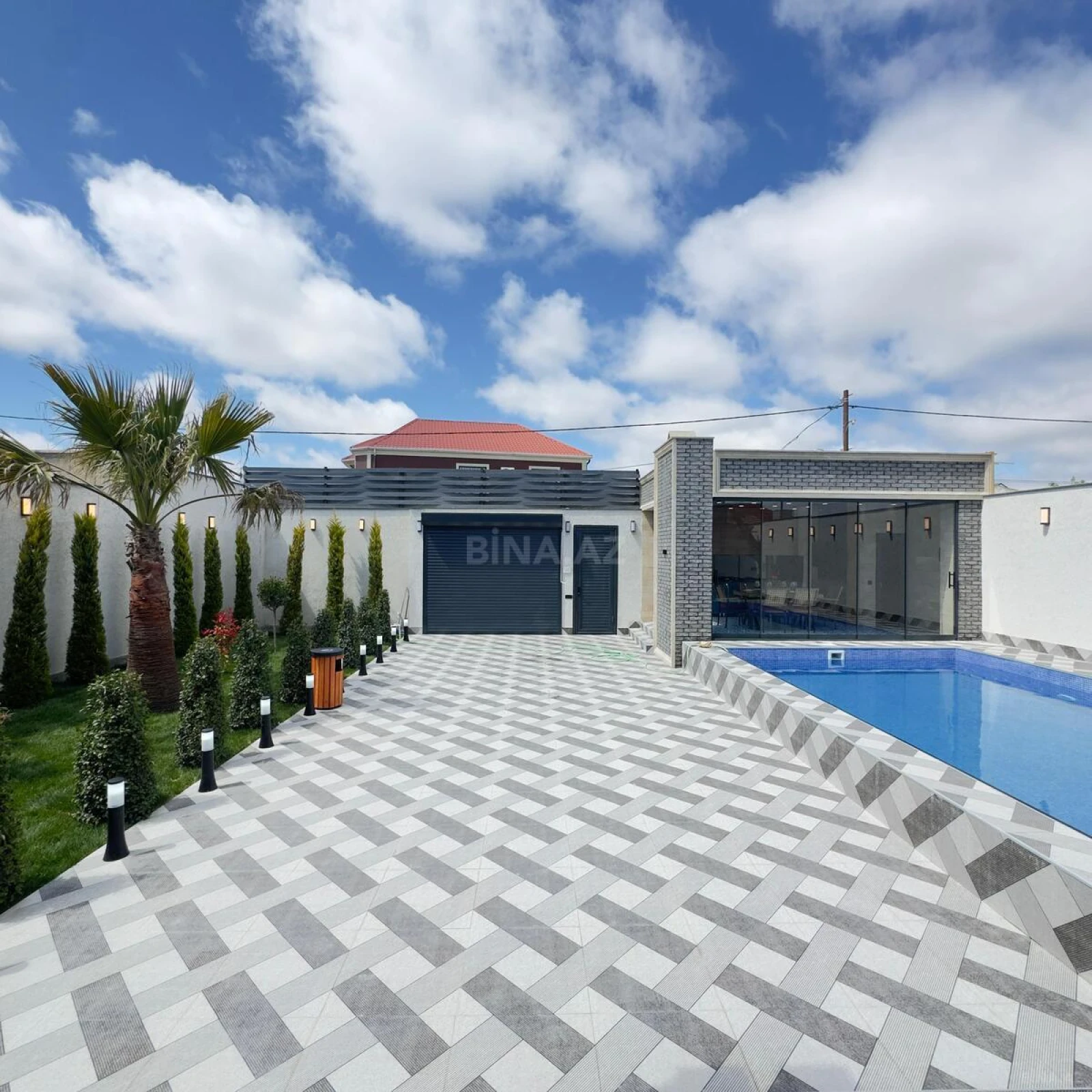 Satılır 5 otaqlı həyət evi 180 m²