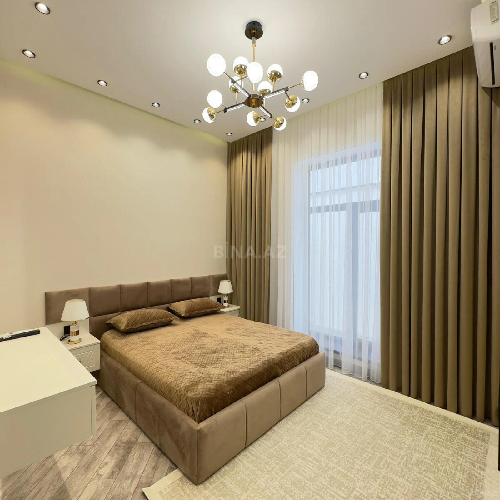 Satılır 5 otaqlı həyət evi 180 m²