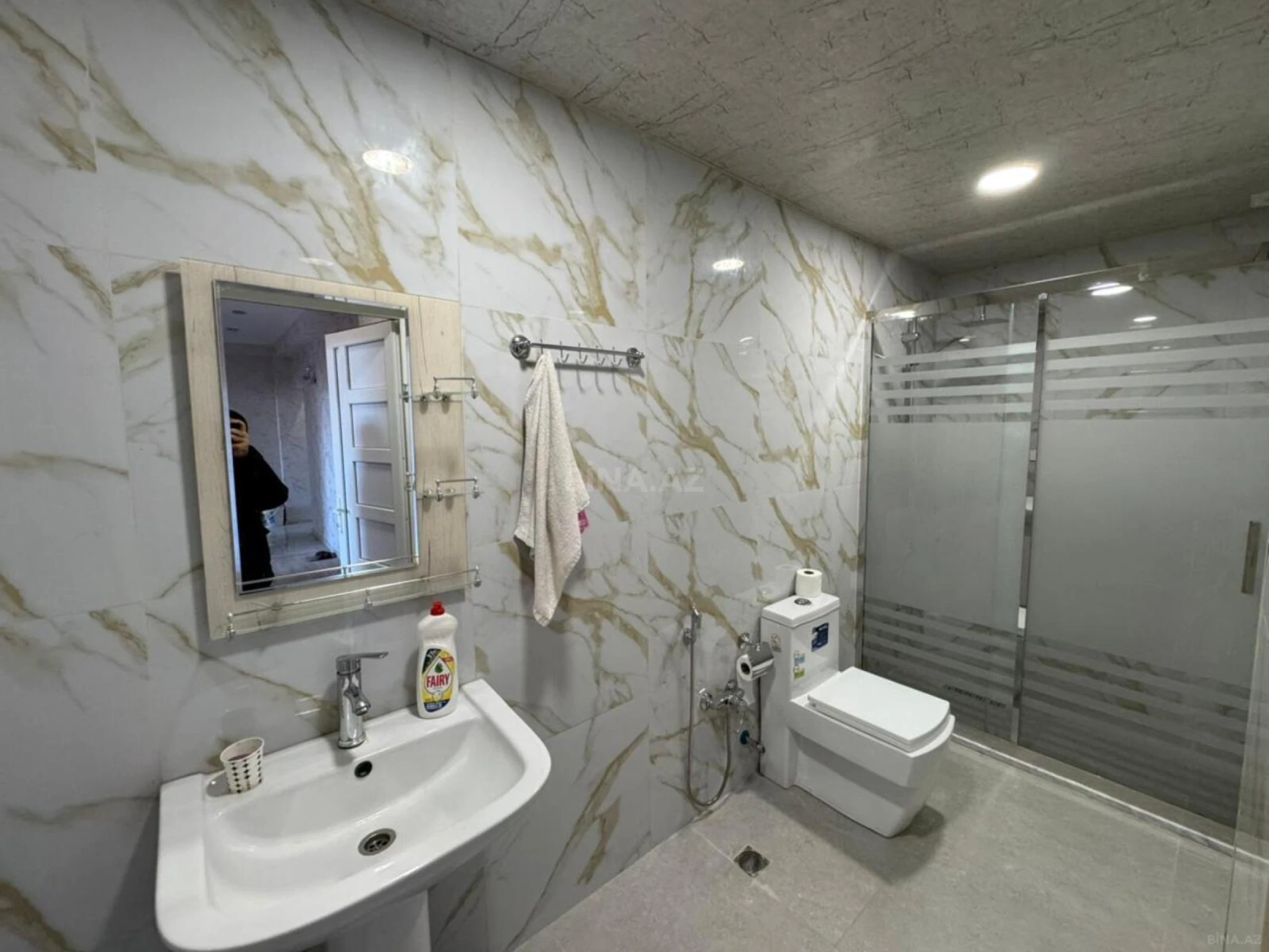 Kirayə verilir 2 otaqlı mənzil 60 m²