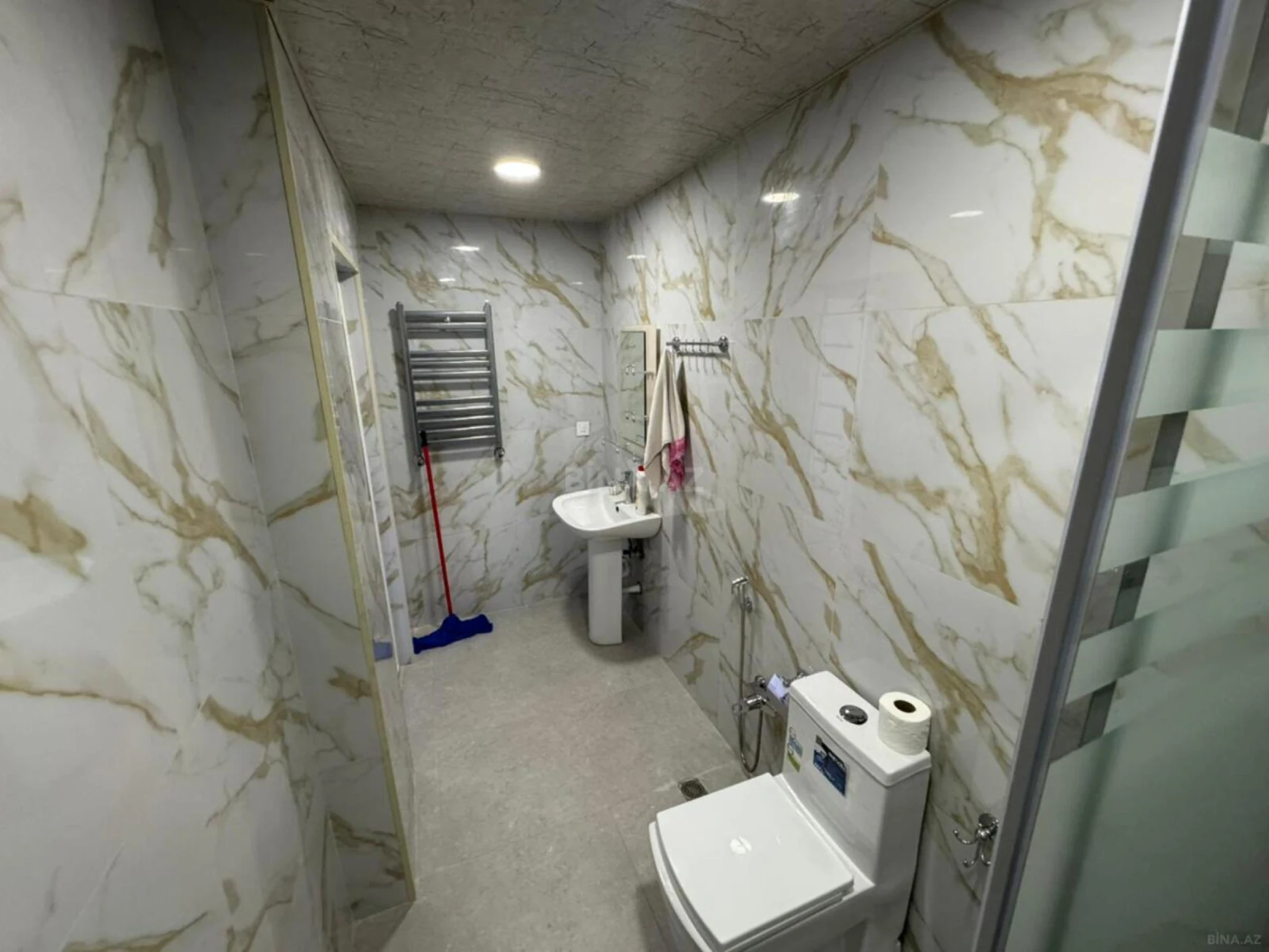 Kirayə verilir 2 otaqlı mənzil 60 m²