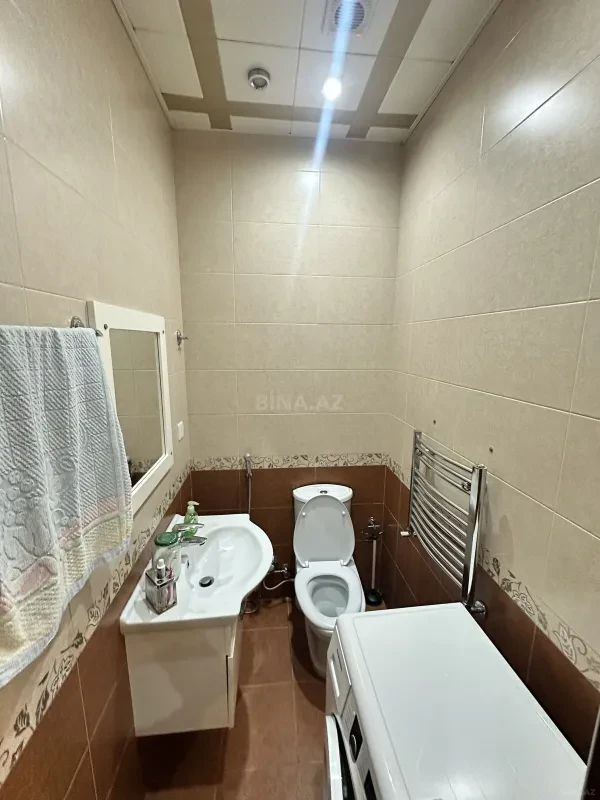 Satılır 3 otaqlı mənzil 131 m²