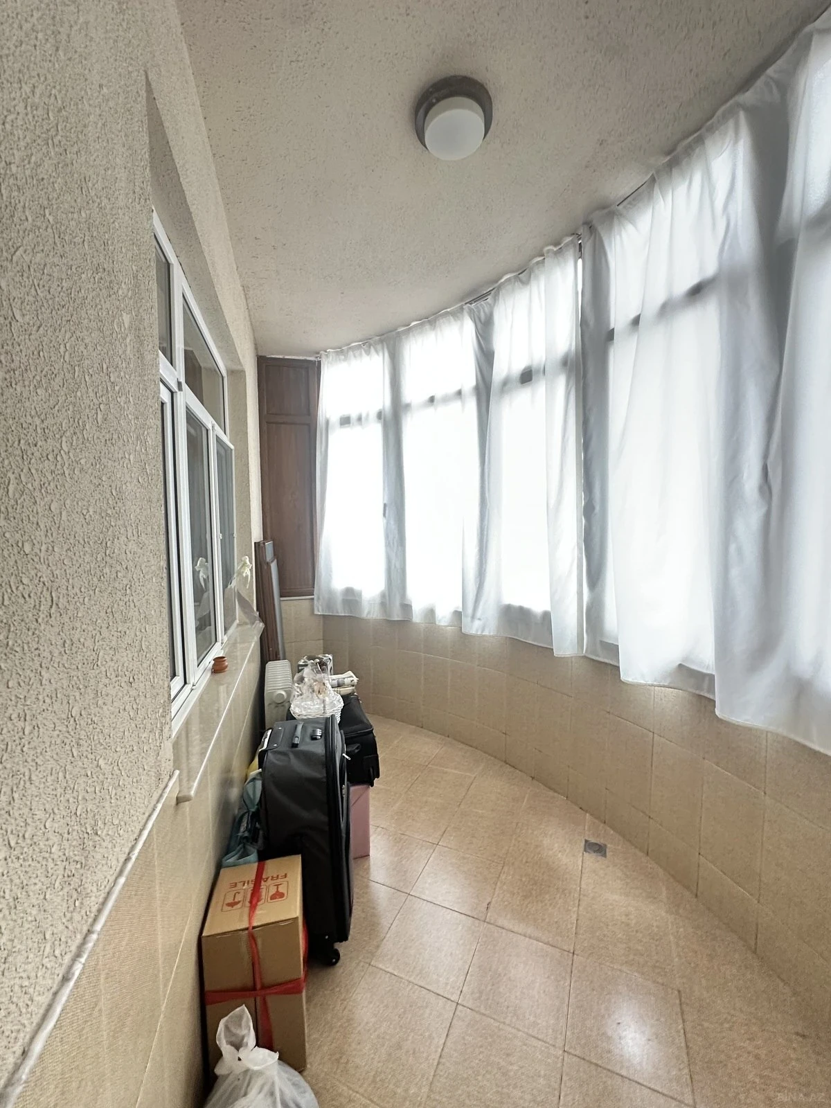 Satılır 3 otaqlı mənzil 131 m²