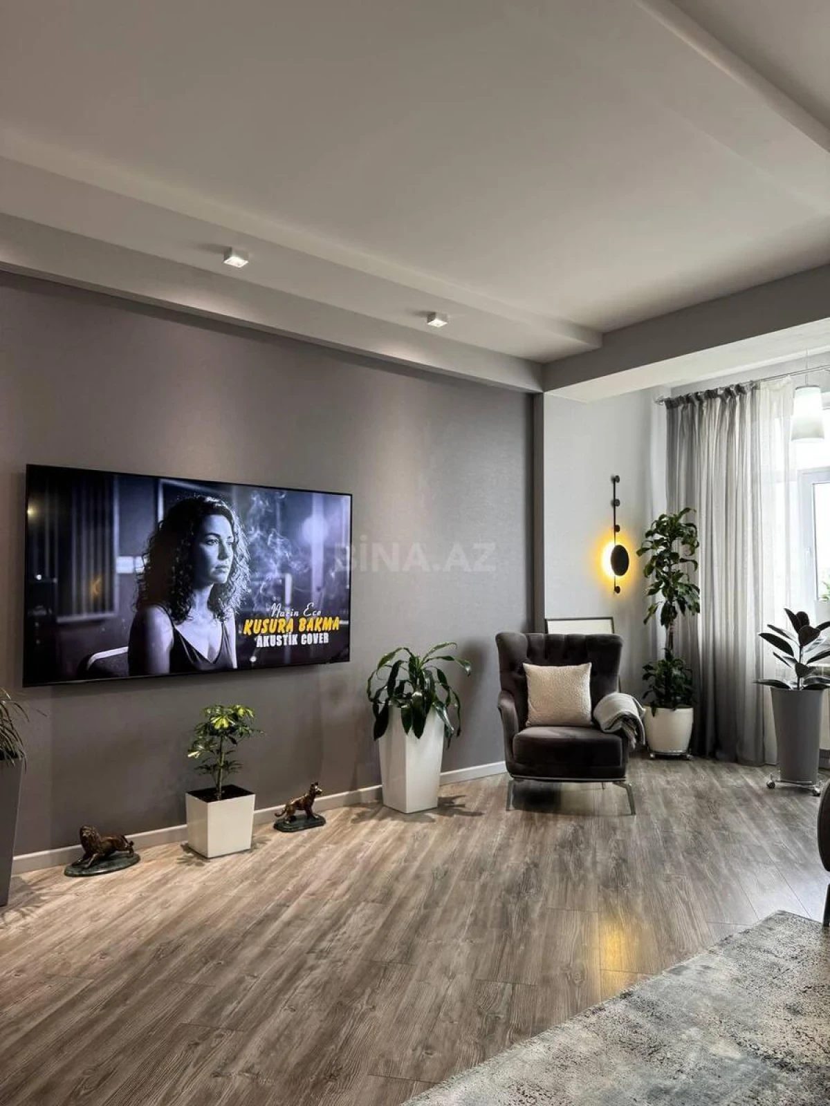 Satılır 2 otaqlı mənzil 83 m²