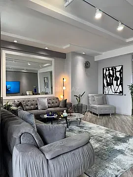 Satılır 2 otaqlı mənzil 83 m²