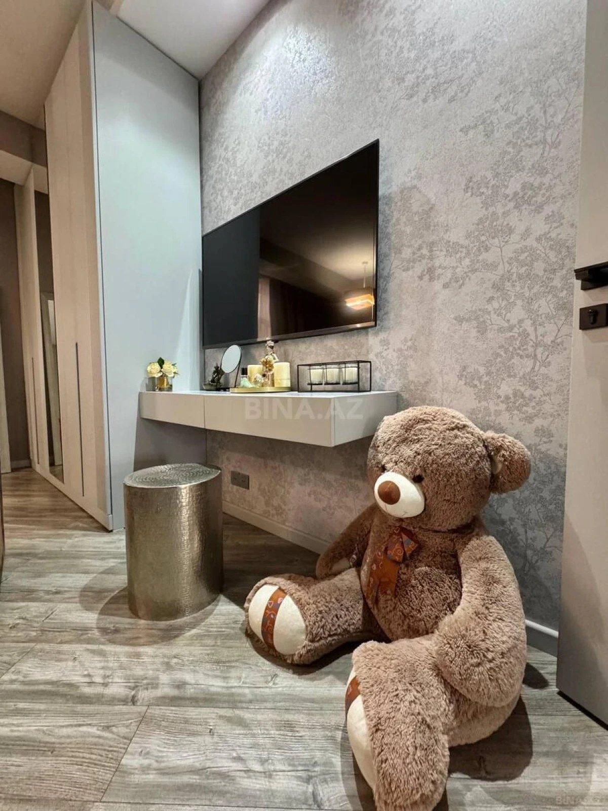 Satılır 2 otaqlı mənzil 83 m²