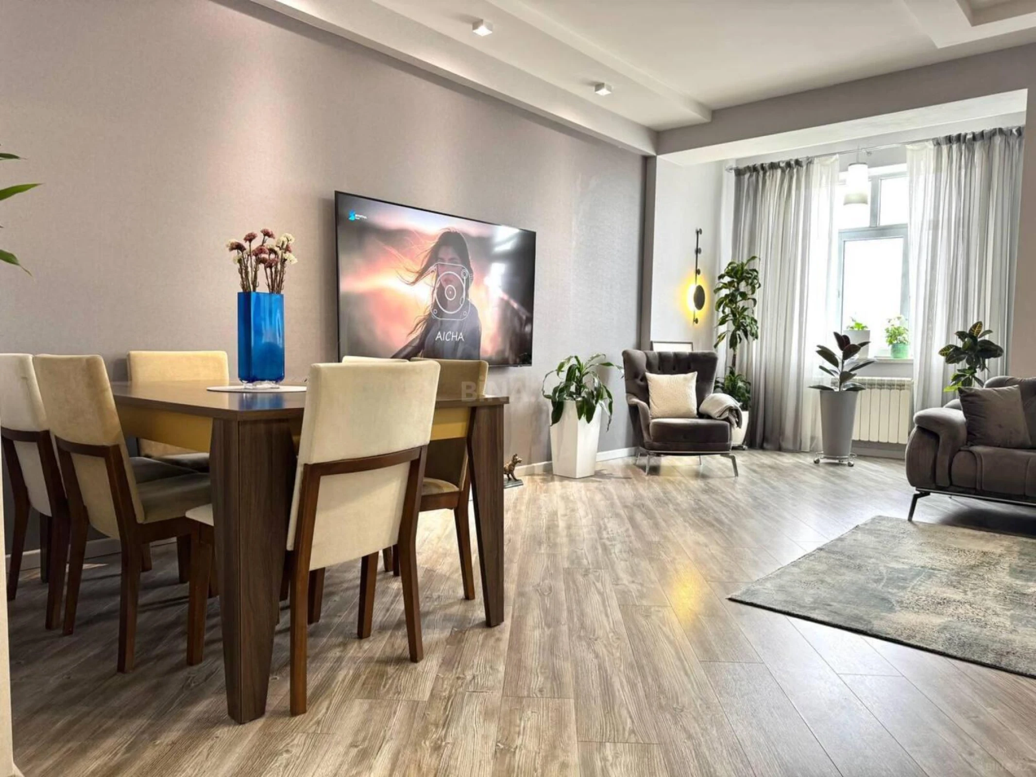 Satılır 2 otaqlı mənzil 83 m²